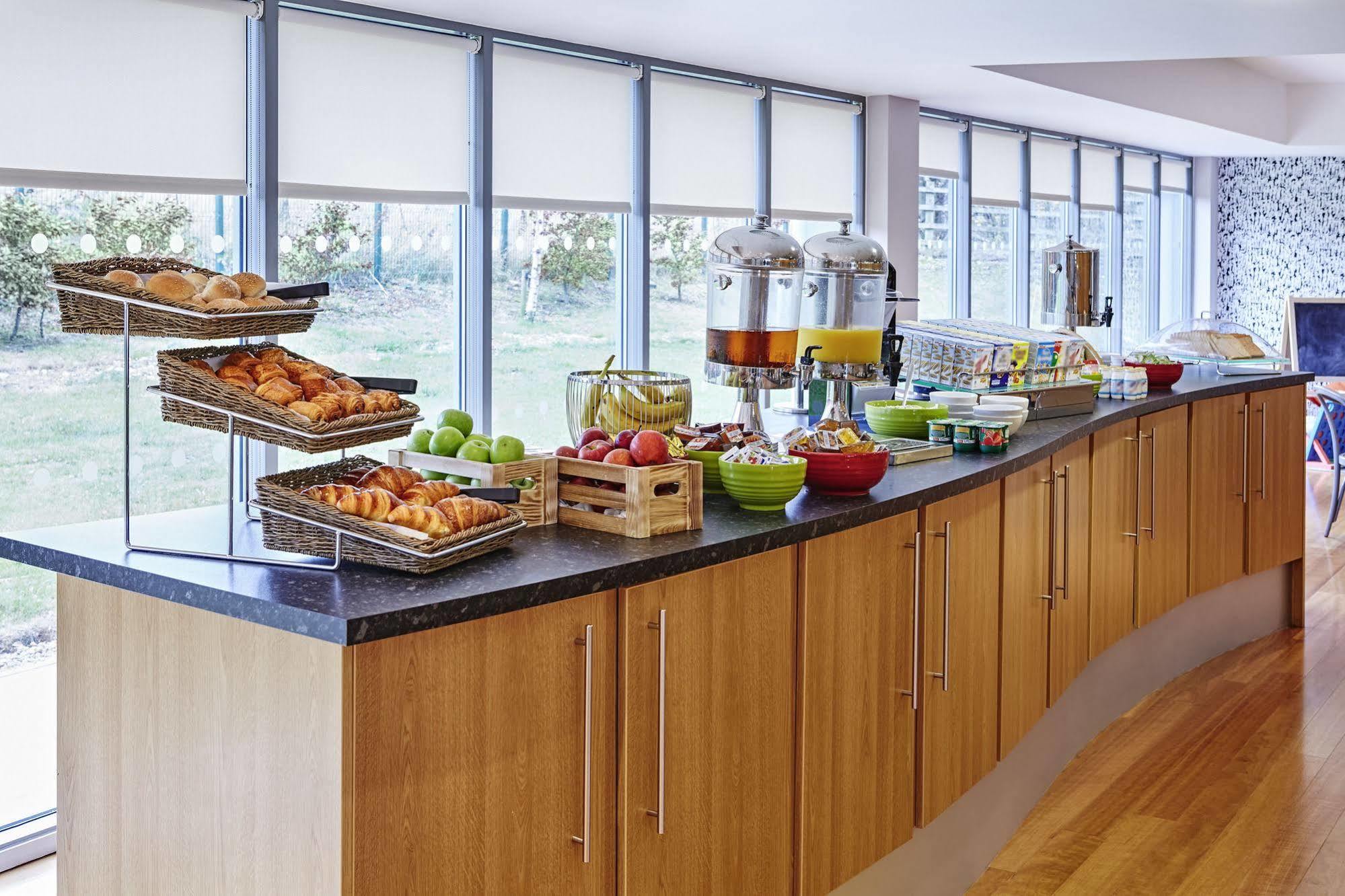 Ibis Styles Барнсли